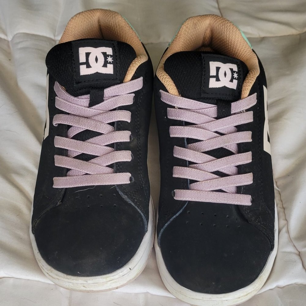 Girls DC sneakers